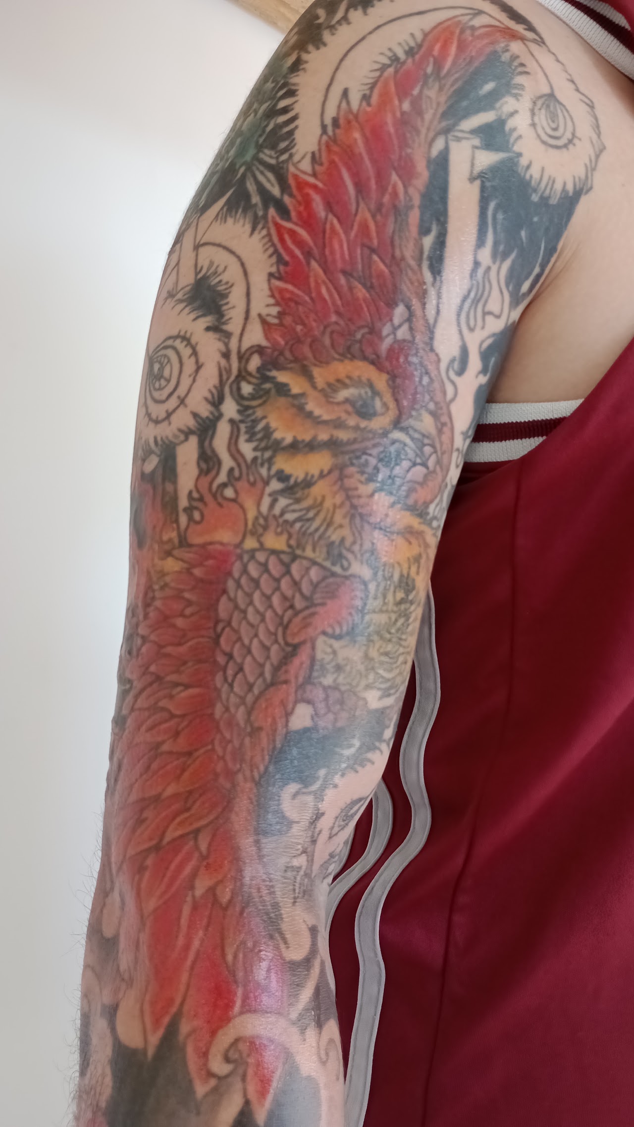 Tatuaje de manga a color realizado en el estudio